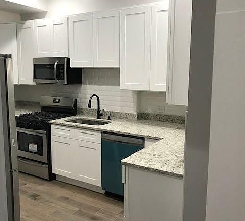 2nd image of 2338 W Fullerton Ave #3