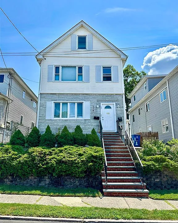 60 Morrissee Ave #1