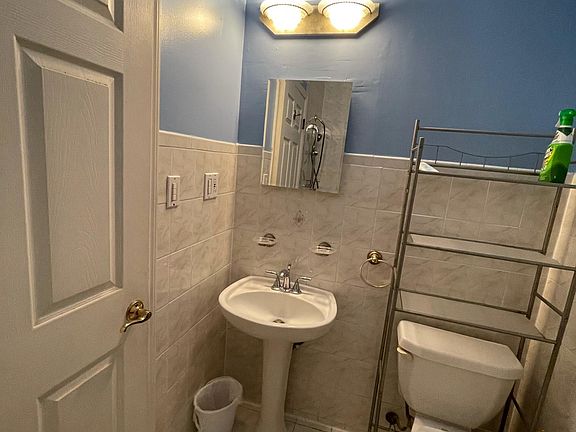 2nd image of 134 Laidlaw Ave Floor 1
