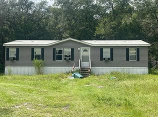 215 Azalea Ave, Interlachen, FL 32148