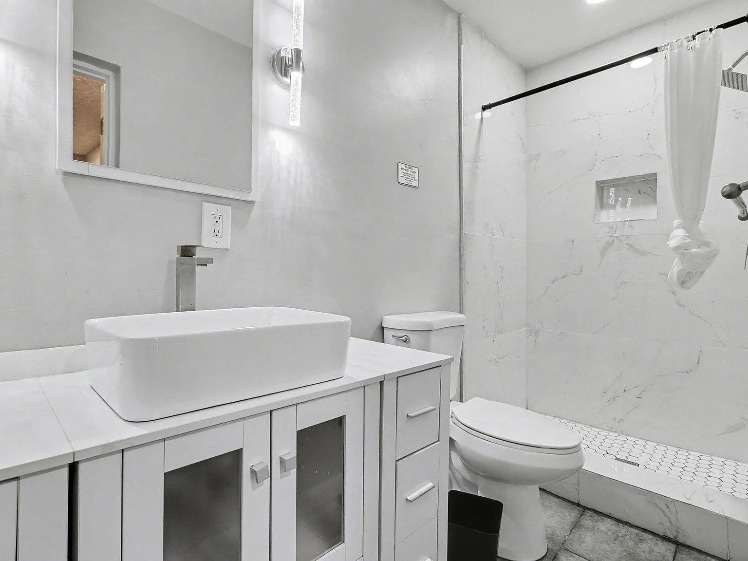 4 bed, 2.5 bath, 1500 sqft, $711 — Photo 2