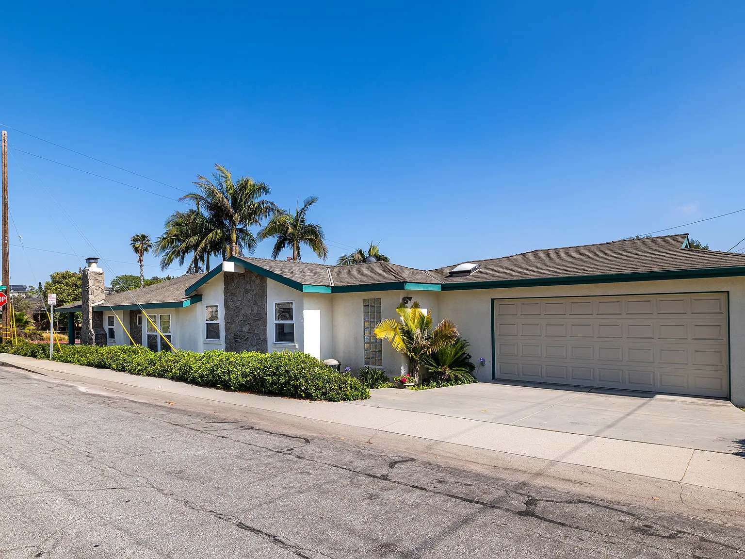 3 bed, 1626 sqft, $6,300 — Photo 3