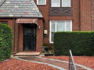 11556 205th St, Saint Albans, NY 11412