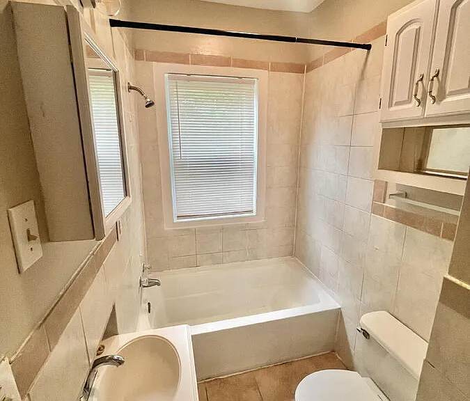 110 E Woodlawn St #4 — Photo 10