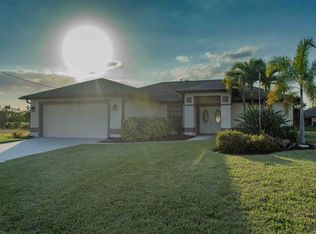 614 SE 8th Pl, Cape Coral, FL 33990