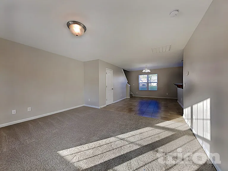 576 Gentle Breeze Ln — Photo 4