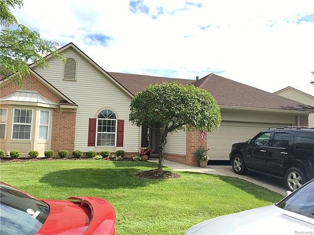 1st image of 366 N Oak Dr #1