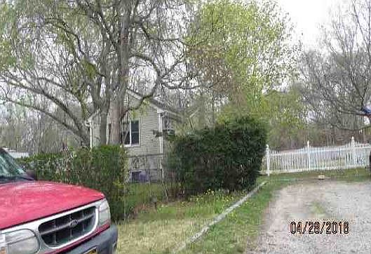 3rd image of 16 Juniper Ave