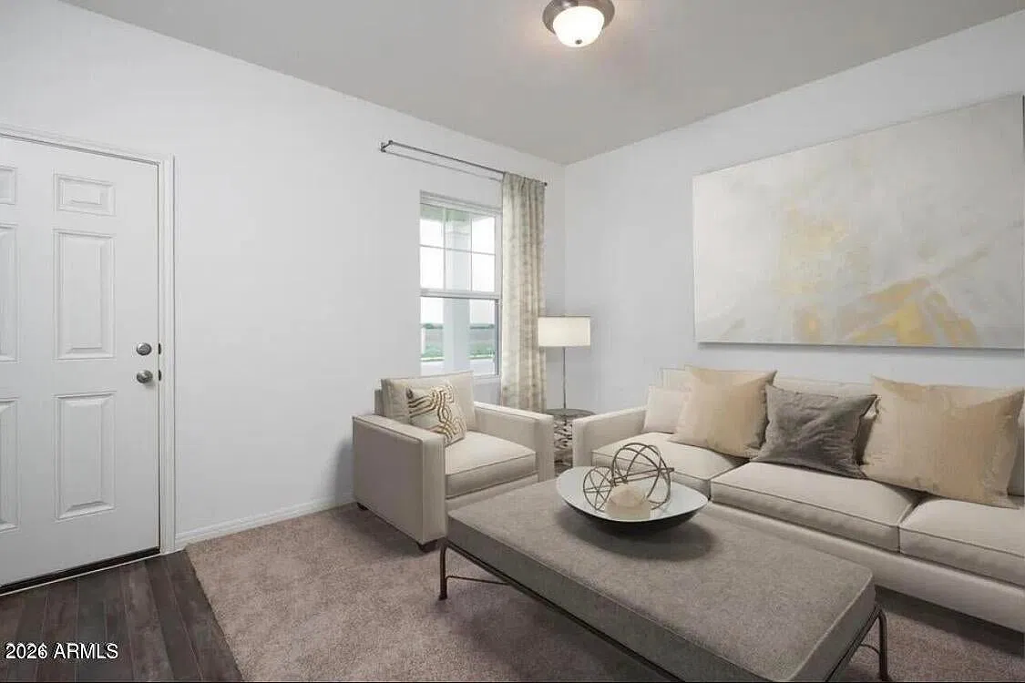 5 bed, 2.5 bath, 2338 sqft, $2,600 — Photo 4