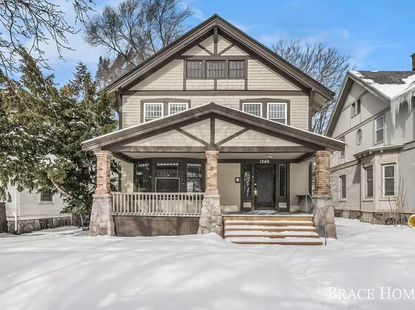 1249 Sigsbee St SE, Grand Rapids, MI 49506