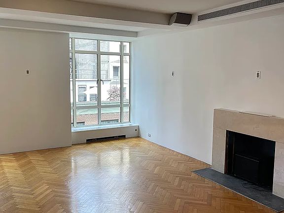 3rd image of 17 W 54th St APT 11D