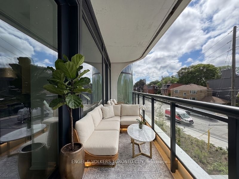 1st image of 322 Dupont St #207