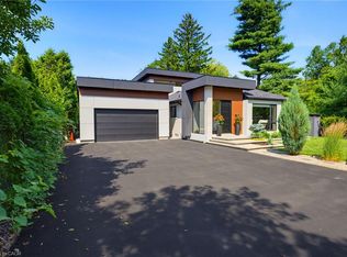 282 Robina Rd, Hamilton, ON L9G 2L7