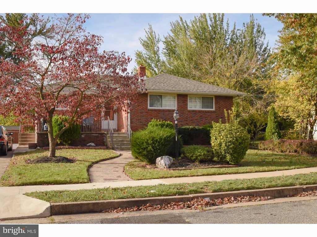 4202 Royal Ave photo 1