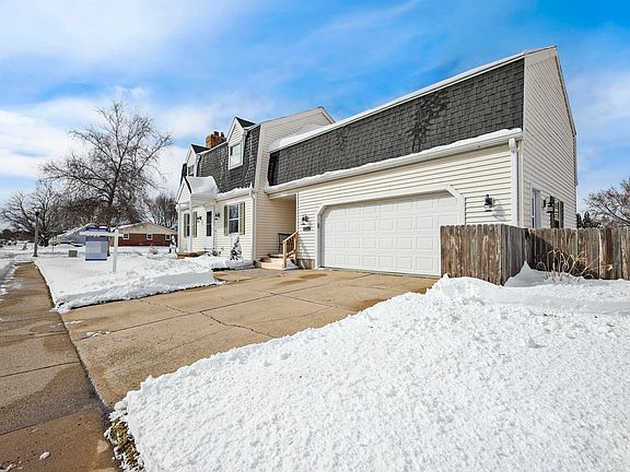 2nd image of 1400 Wexford Drive 1020 South Division