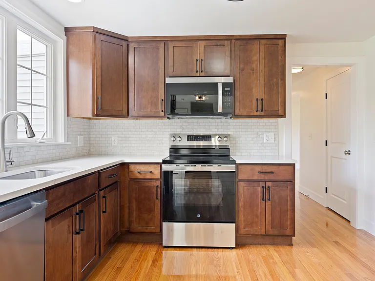 116 Winchester Dr — Photo 9