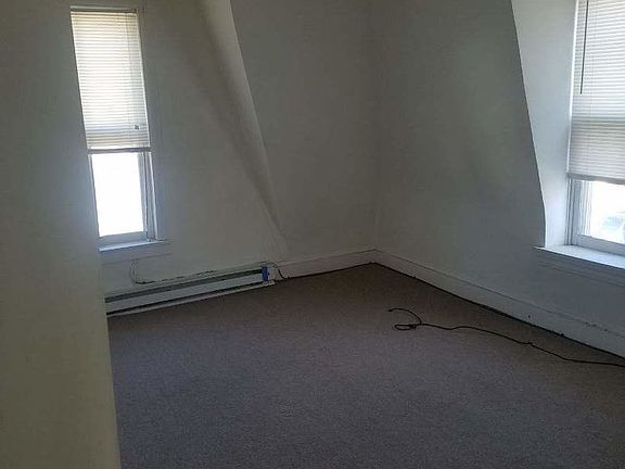 3rd image of 544 N 8th St APT 3