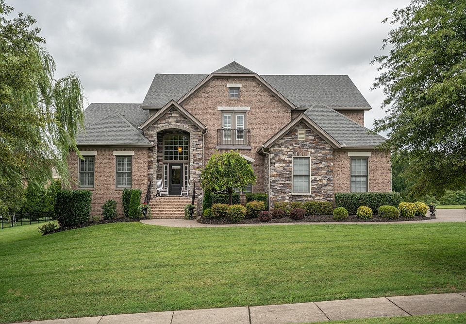 1st image of 328 Dandelion Dr