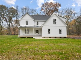 82 Bb Pires Dr, Oakdale, CT 06370
