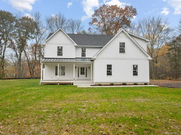 82 BB Pires Drive, Montville, CT 06370