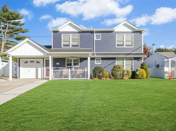 7 Lion Lane, Westbury, NY 11590