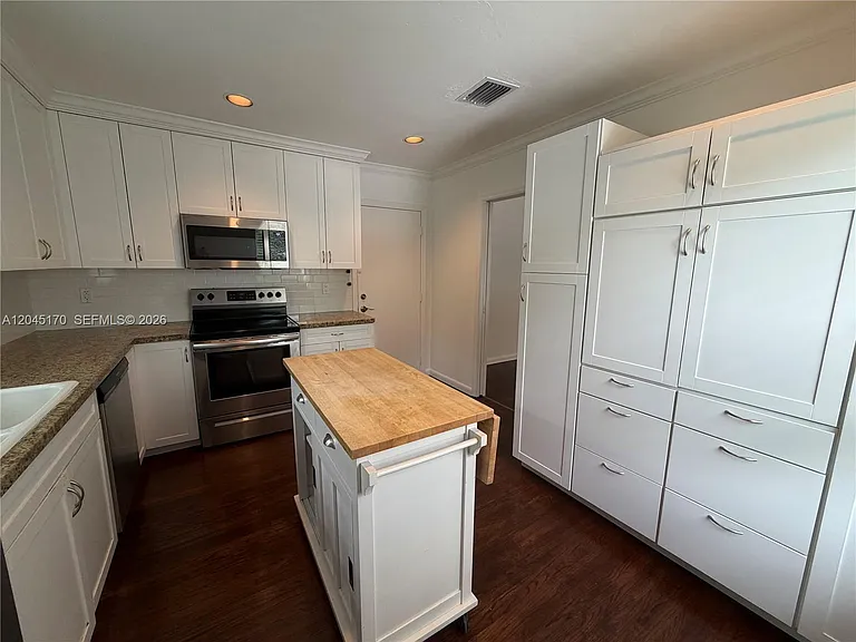 1420 Baracoa Ave — Photo 7