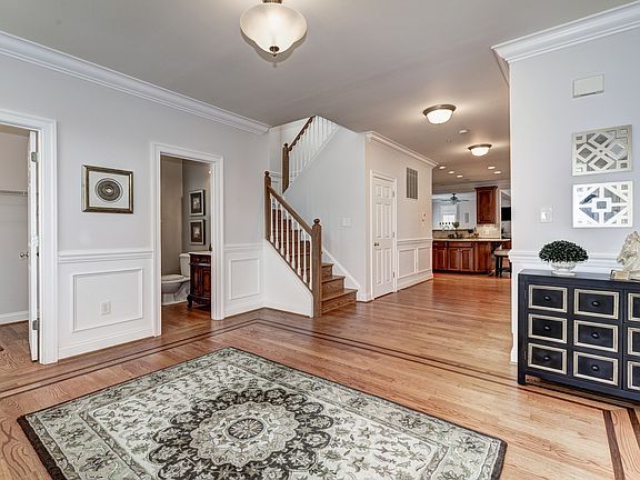 2nd image of 8934 Bradmoor Dr