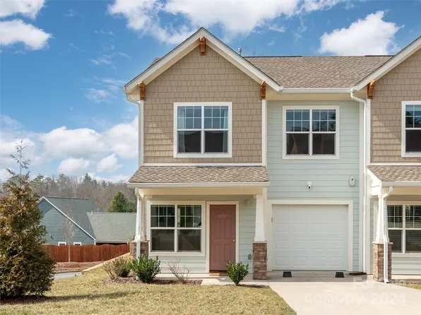 1206 Pauline Trail Dr, Arden, NC 28704