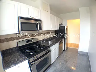 Rented by Uptown Property Group