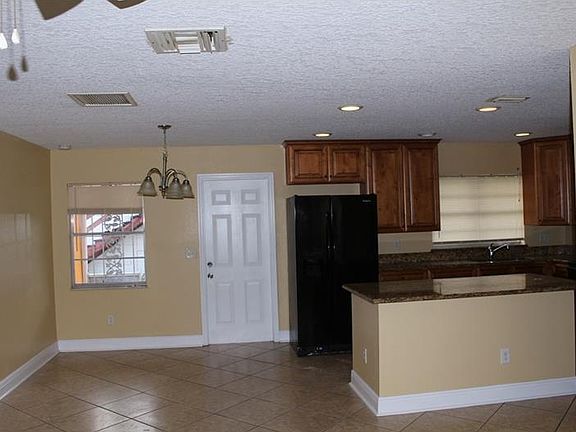 3rd image of 3702 E Shadowlawn Ave