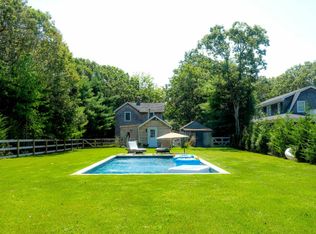 19 Scrub Oak Rd, Quogue, NY 11959