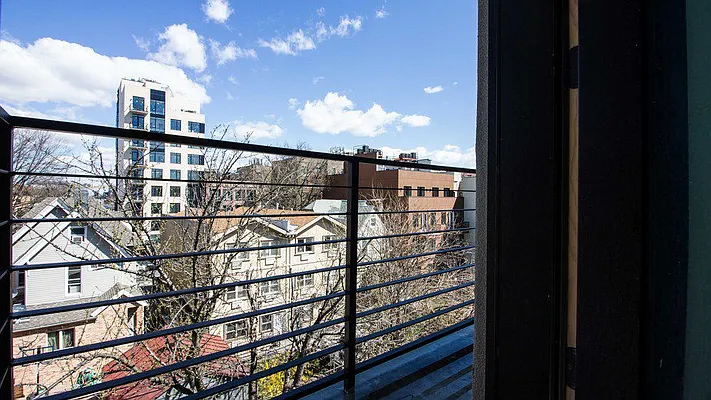 Rented by Nooklyn NYC LLC | media 21