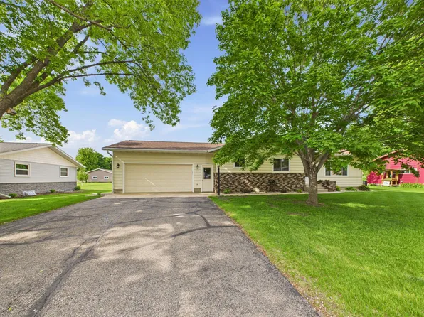 666 Elm St, Paynesville, MN 56362