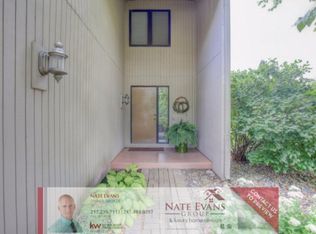 4009 Farmington Dr, Champaign, IL