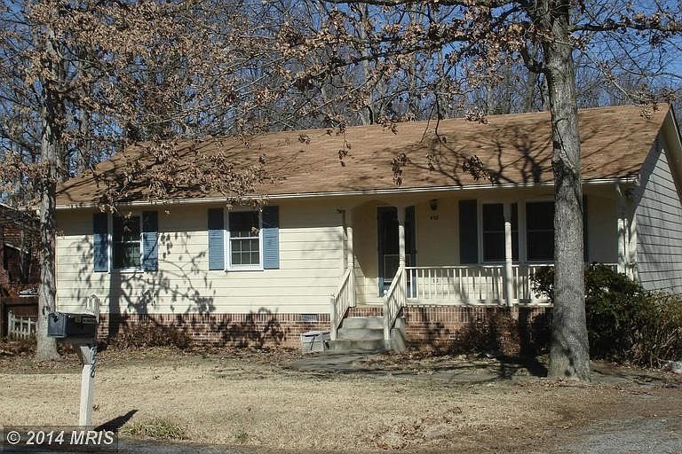 Corner lot, fenced yard, 1 blk from Spotswood El. school