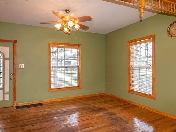 5th image of 1266 Lawrence Ave