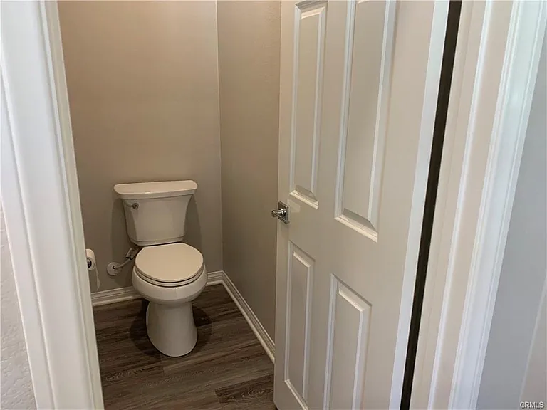 27450 Tyrrhenian Dr — Photo 17