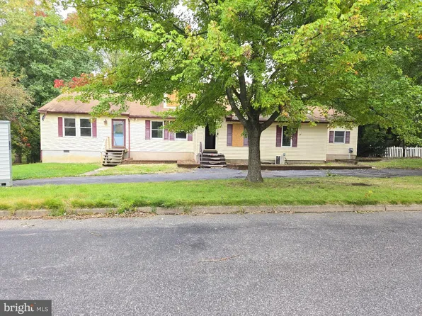 9 Marc Ln, Wrightstown, NJ 08562