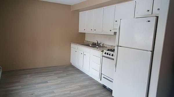1st image of 265 Helen St APT 17