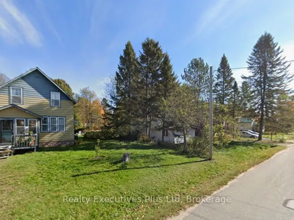 15 Barrie St, Sundridge, ON P0A 1Z0