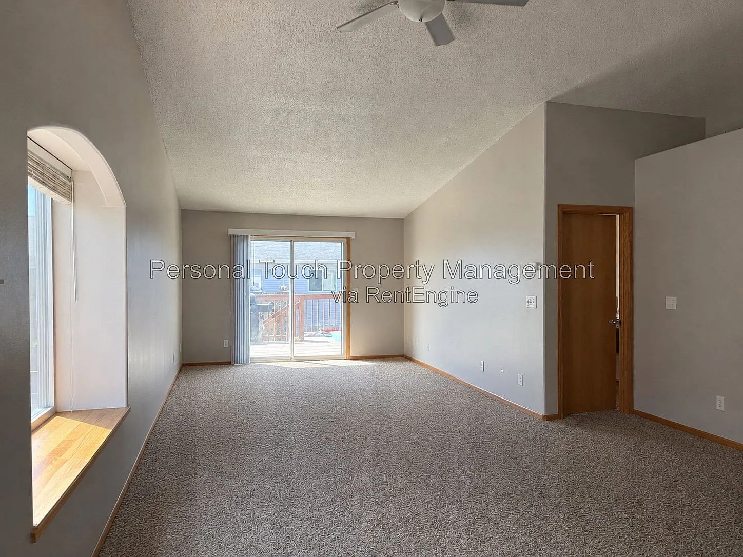3 bed, 2.0 bath, 1968 sqft, $1,950 — Photo 3