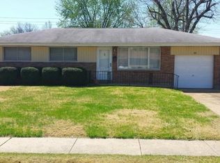 10 Flamingo Dr, Hazelwood, MO