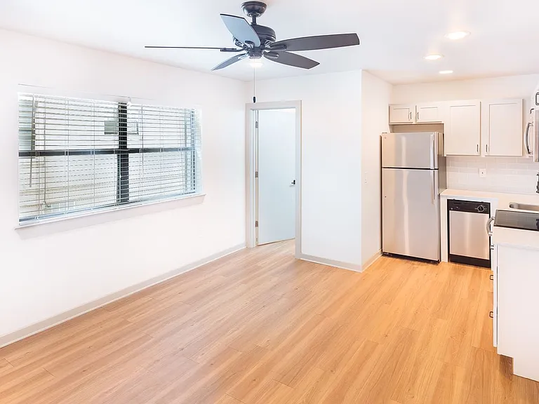 5609 Ross Ave — Photo 8