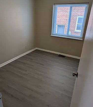 3rd image of 1821 Crest Hill Ave
