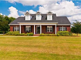 240 Jennifer Ln, Deatsville, AL 36022