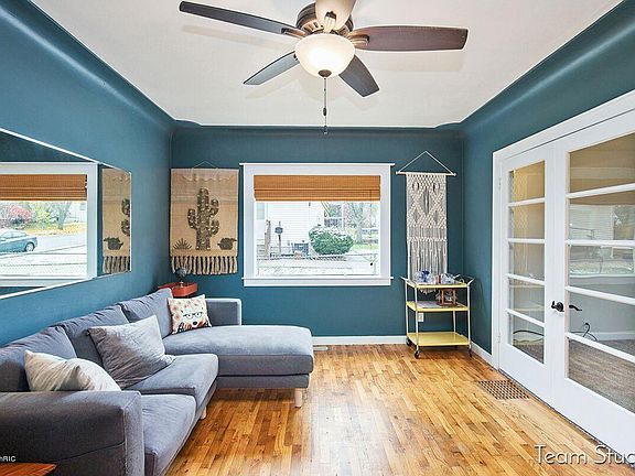 3rd image of 1018 Calvary Ave NW