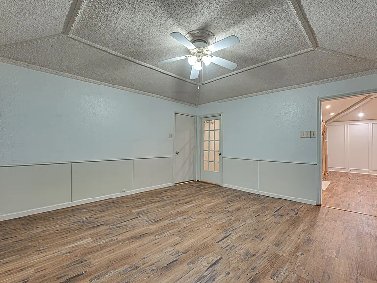 917 Meadowgate Dr — Photo 26