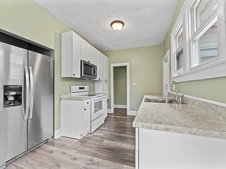 4421 Immanuel St — Photo 11
