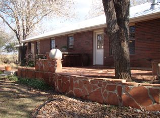 98 County Road 307, Floresville, TX 78114