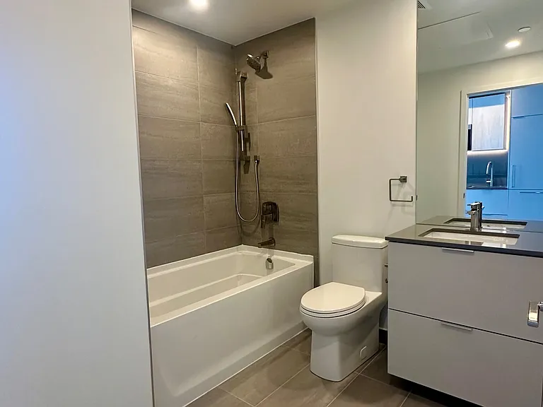 1 Fairview Rd E #1705 — Photo 4